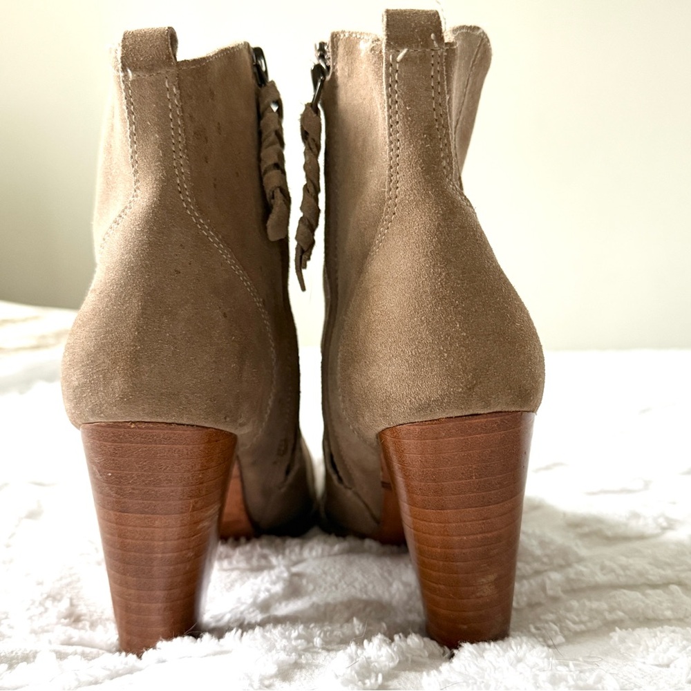 Joie ‘Dalton’ Tan Suede Ankle Women’s Booties Size 9 - Picture 3 of 9